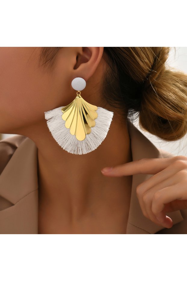 white Bohemian fan shaped tassel earrings with fashionable ripple design and exaggerated style earri