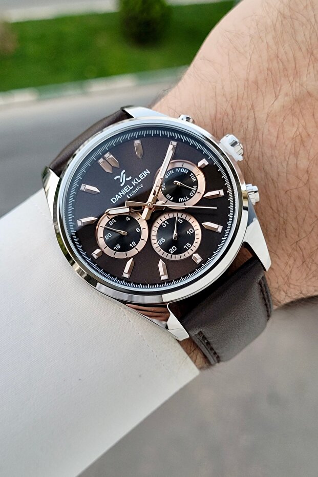 Men's Wristwatch with Gray Case and Brown Color Adjustable Strap