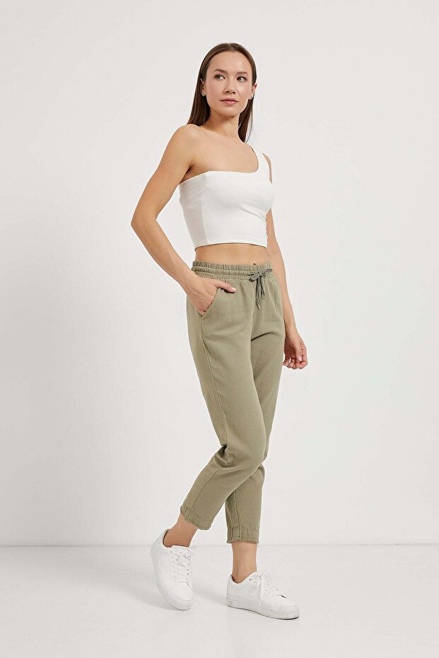 Natural Fabric Comfortable Fit Trousers with Tassels on the Legs