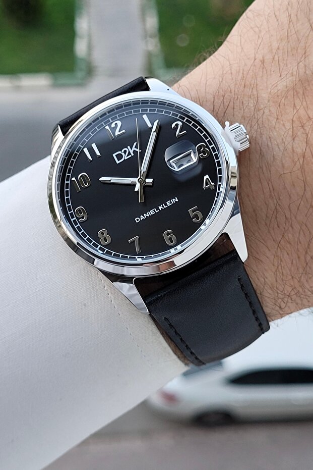 Black Color Numerical Men's Wristwatch with Gift Packaging