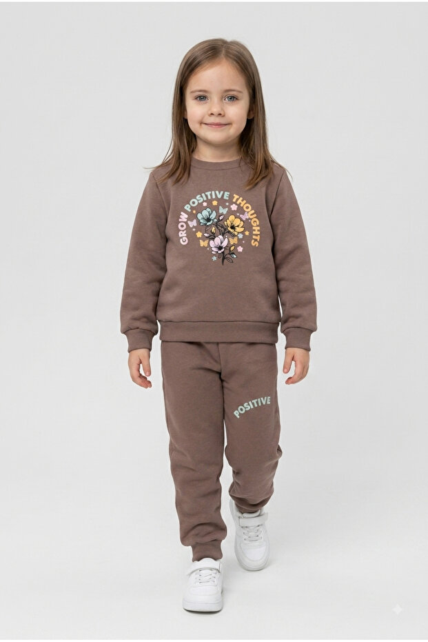 Girl's Three-Thread Embroidered 2-Piece Set | Sweatshirt & Sweatpants | Floral Printed