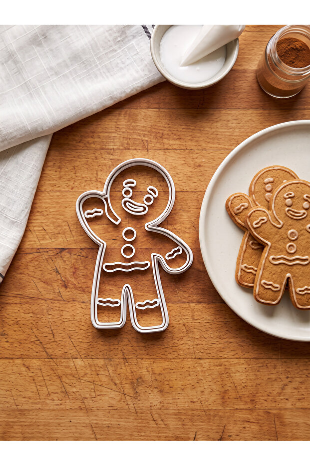 Cute Gingerbread Cookie Mold