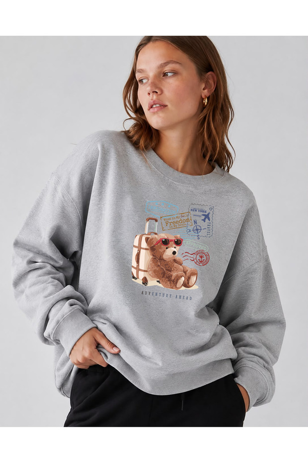 Women's Bear Image Graphic Printed Comfortable Fit Crew Neck Gray Sweatshirt