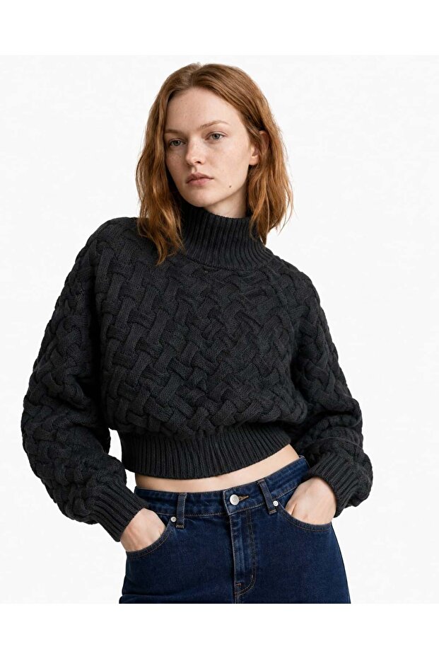 Turtleneck Straw Knit Crop Sweater