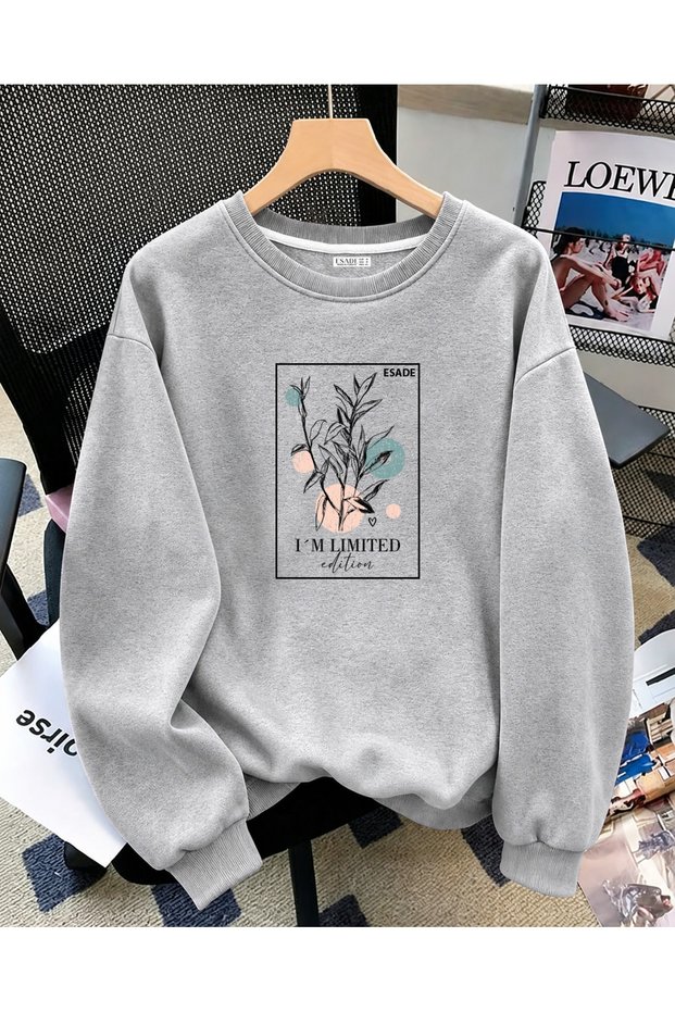 Women's I m Limited Frame Graphic Printed Comfortable Fit Crew Neck Gray Sweatshirt