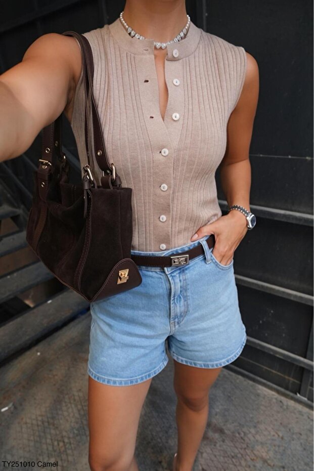 Women's Crew Neck Buttoned Knitwear