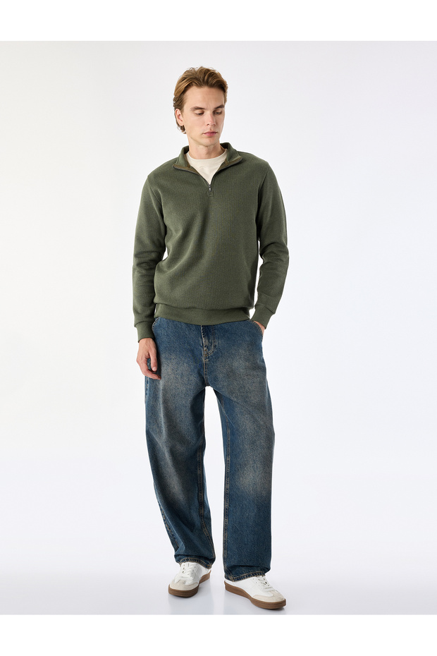 Regular Fit Long Sleeve Zipper Detailed Stand Collar Sweatshirt