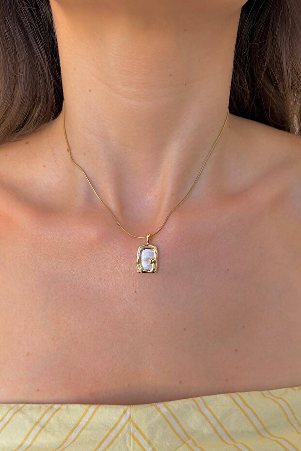 Gold Pearlescent Rectangular Framed Steel Necklace