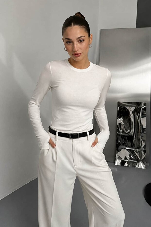 Soft Touch Finger-Loop Long Sleeve Basic Blouse St3439