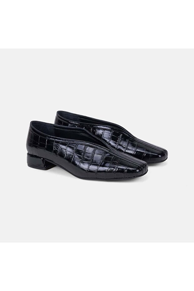 Women's Black Crocodile Printed V-Cut Casual Patent Leather Shoes