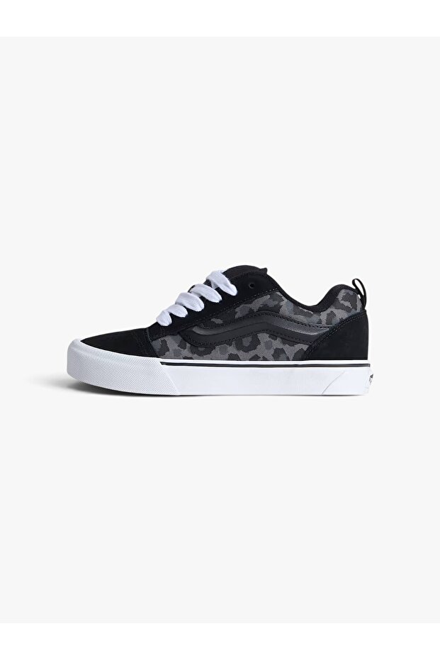 Knu Skool Unisex Black Sports Shoes - Vn000Z8X