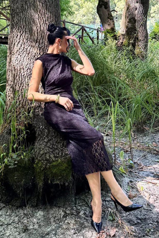 Women's Lined Lace Dress with Shoulder Pads