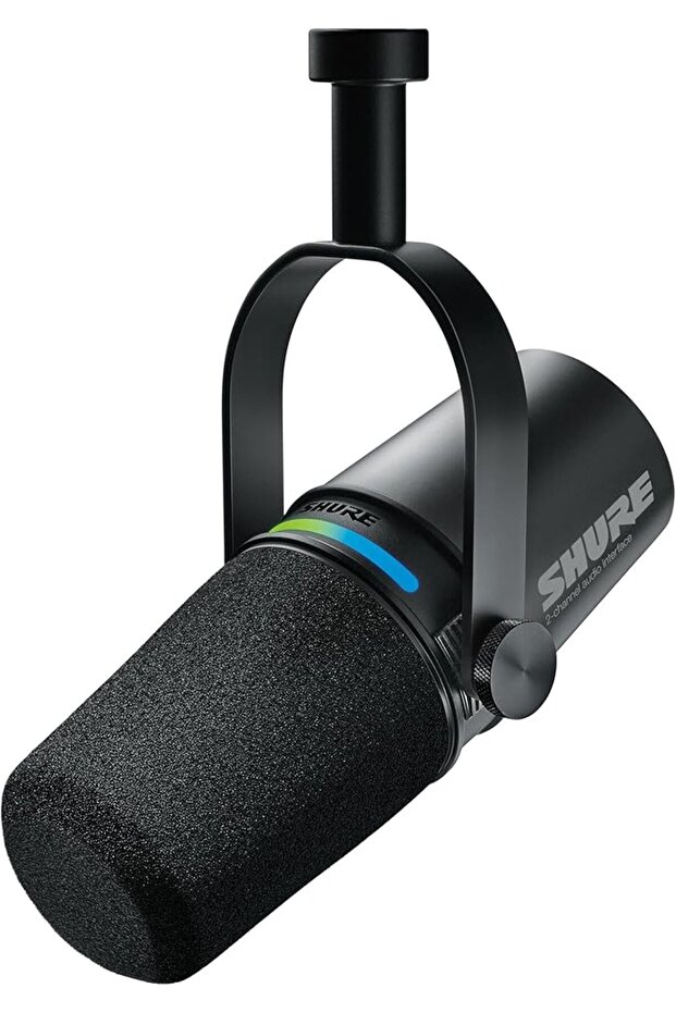 ميكروفون MV7 بلس من شور بصوت محسن ولوحة لمس LED ومخارج USB-C وXLR مع وضع المستوى التلقائي وفلتر بوب