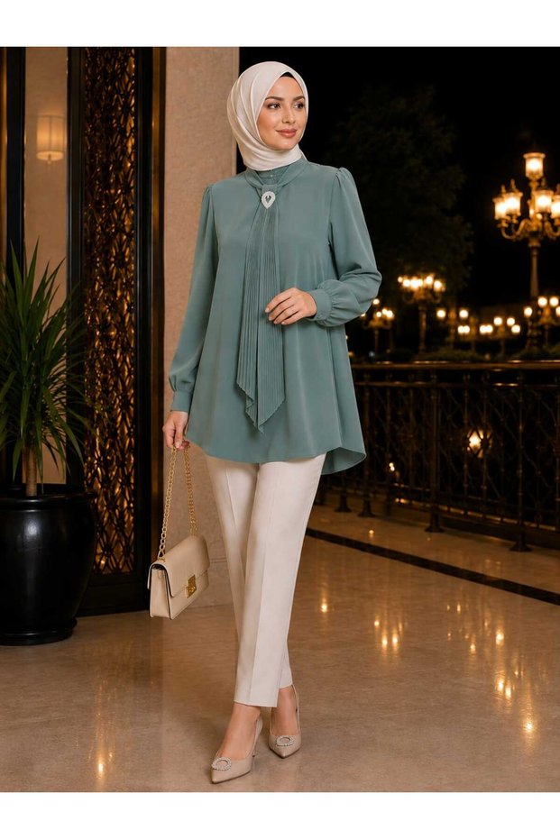 Large Size Hijab Tunic with Stone Brooch