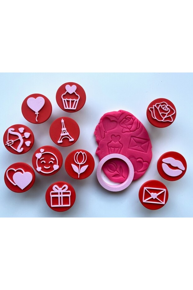 Romantic Valentine's Day Themed Cookie and Dough Mold Set