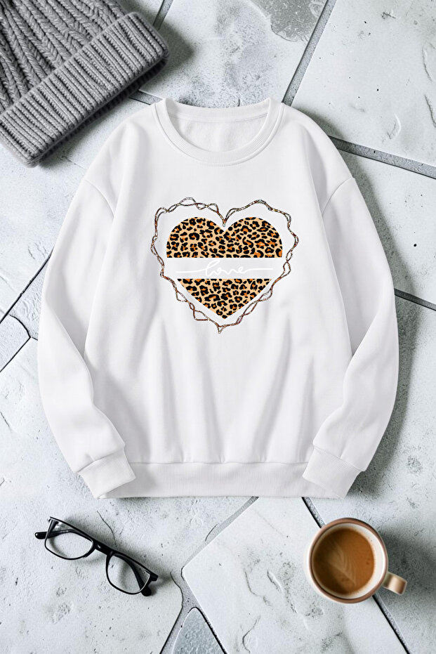 Unisex Leopard Patterned Heart Printed Crew Neck Sweatshirt