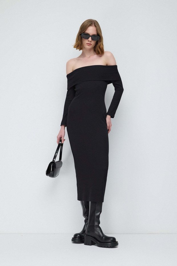 Rochie midi cu umerii goi