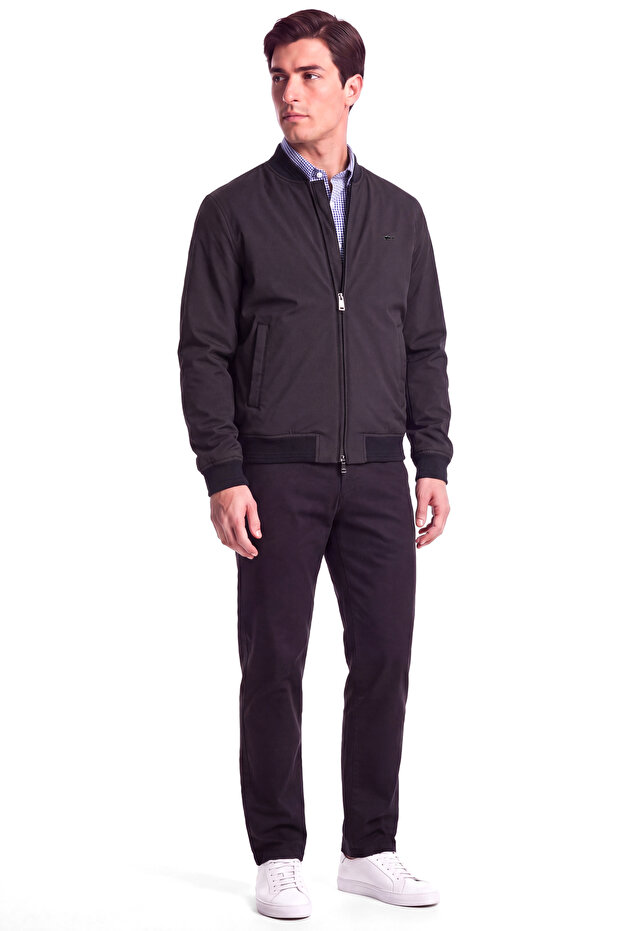 Men's Regular Fit Zippered Metallic Logo Detailed Bomber Black Jacket