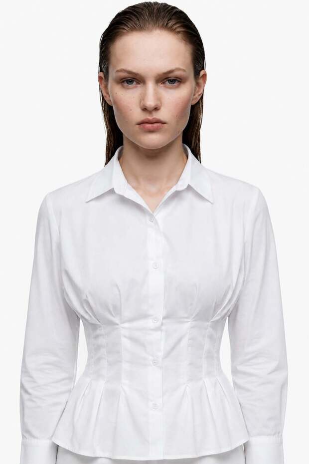Waist-Slit Shirt with Gipe Detail
