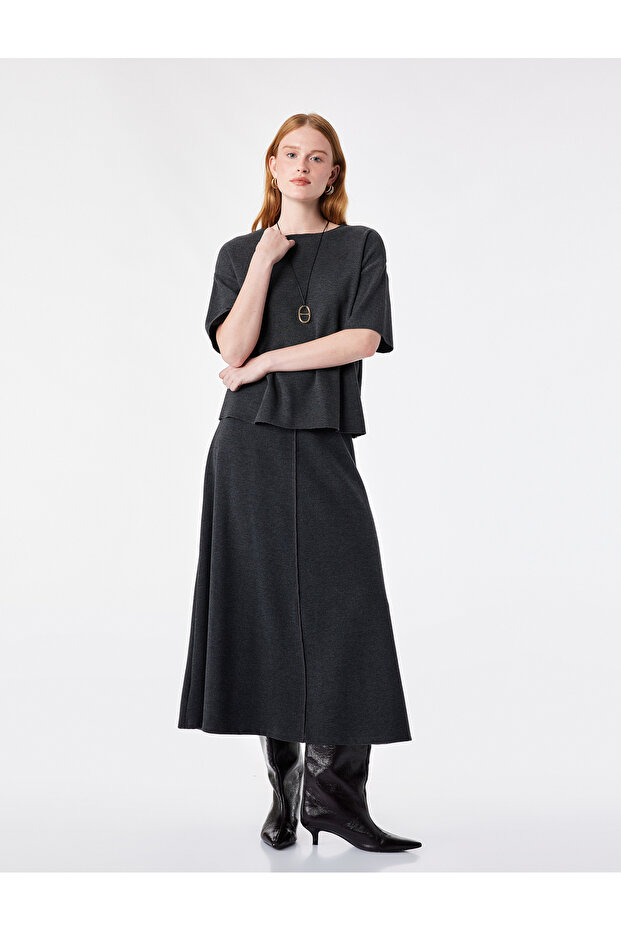 Comfortable Cut Flounce Midi Skirt with Stitching Detail