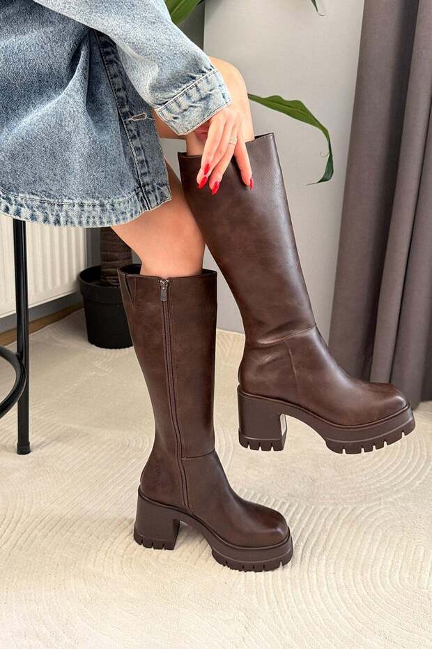 Women's Oslo Brown 8 cm Heeled Side Zipper Boots