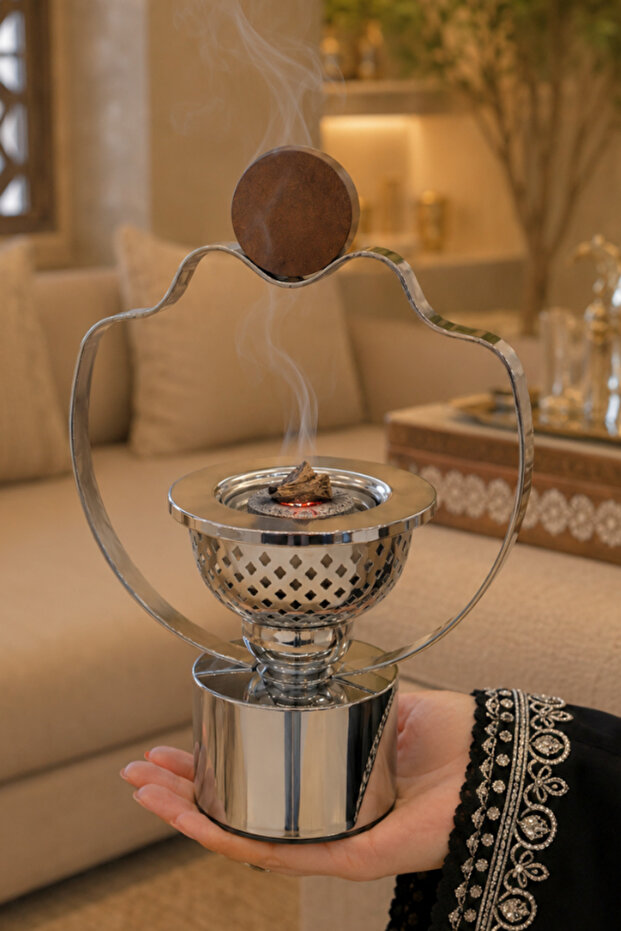 مبخرة استيل فضي مزخرف عصرية بيد فضي مع خشب أنيقة، ارتفاع 29 سم