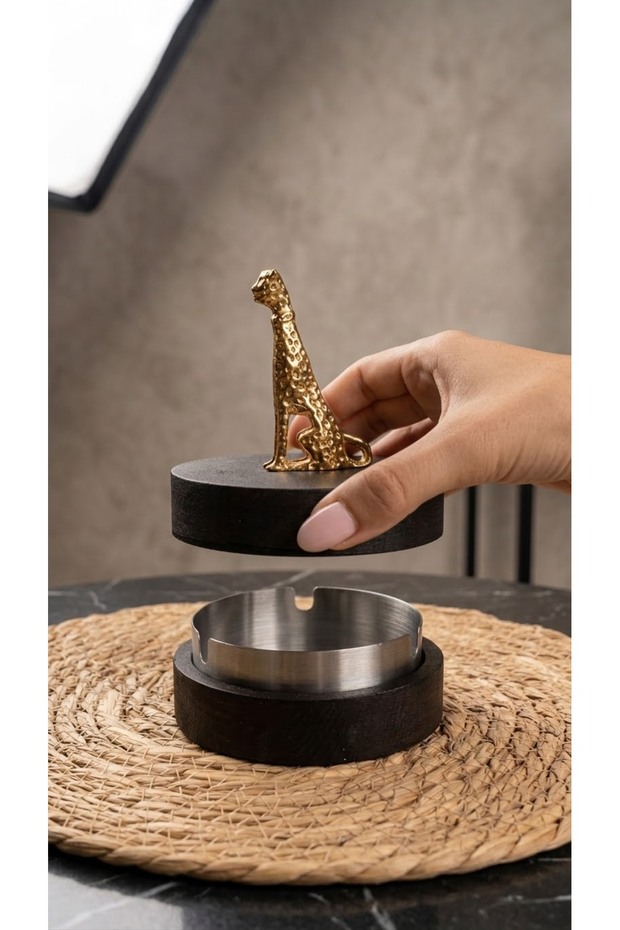 Ashtray with Wooden Leopard Figure and Metal Decorative Lid, Gift Tabletop Ashtray Dark Gold Leopard