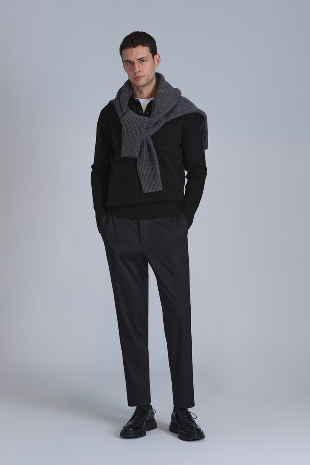 River Men's Sweater Black