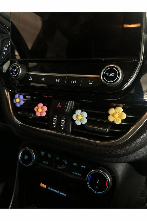 4Pcs Colorful Flowers Daisy Flower Car Air Conditioner Ornament Torpedo Vehicle Accessory Interior Ornaments