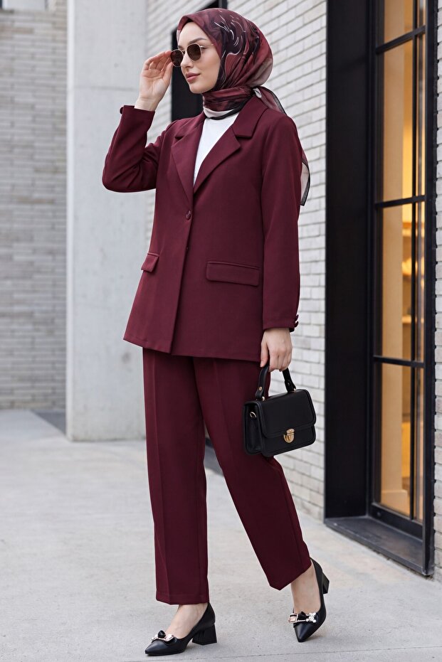 Single button pocket detailed double breasted collar crepe suit with trousers -burgundy