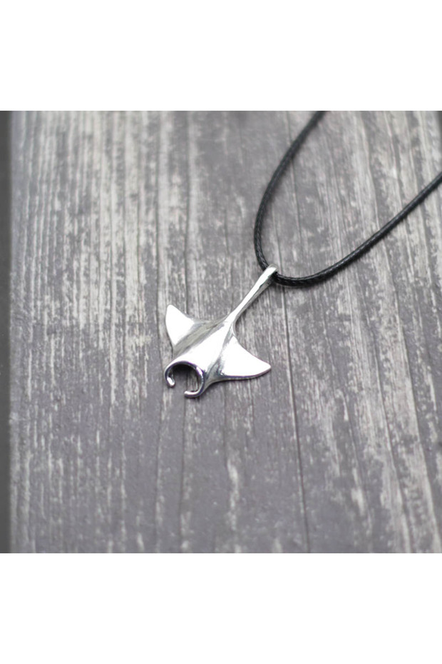 Silvercolor Fashion Marine Life Manta Ray Necklace For Men Minimalist Long Black Rope Collar Ocean L