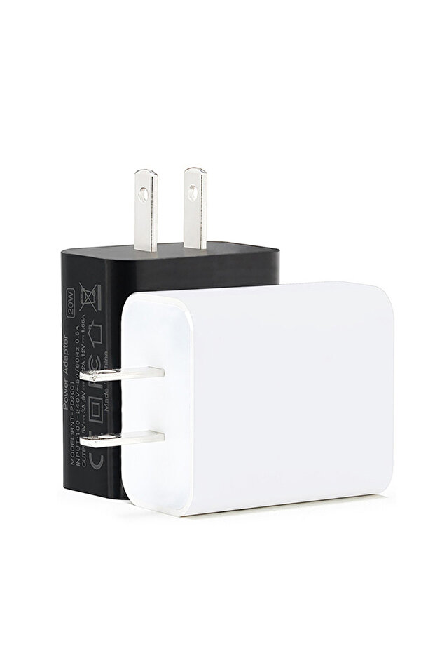 شاحن عالمي متعدد الوظائف للهواتف المحمولة، أبيض اللون، يعمل بمنفذ USB، بقوة 5 فولت و1 أمبير/2 أمبير، من شركة باور أدابت الأمريكية.