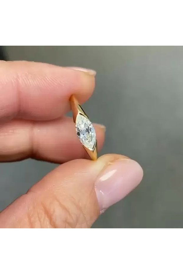 10 F1026 Huitan Hot Sale Wedding Bands Women Rings with Marquise Cubic Zirconia Simple and Elegant F