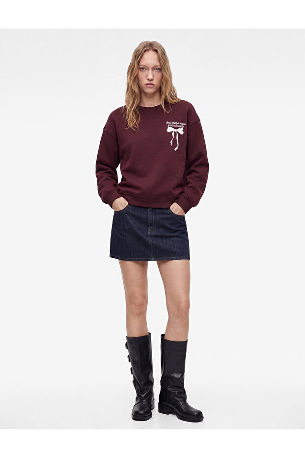 Comfortable Fit Crew Neck Sweatshirt with Bow Print on the Back