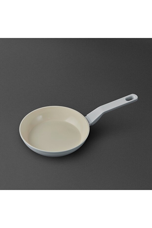 Swiss Crystal Light Grey Pan 20 cm