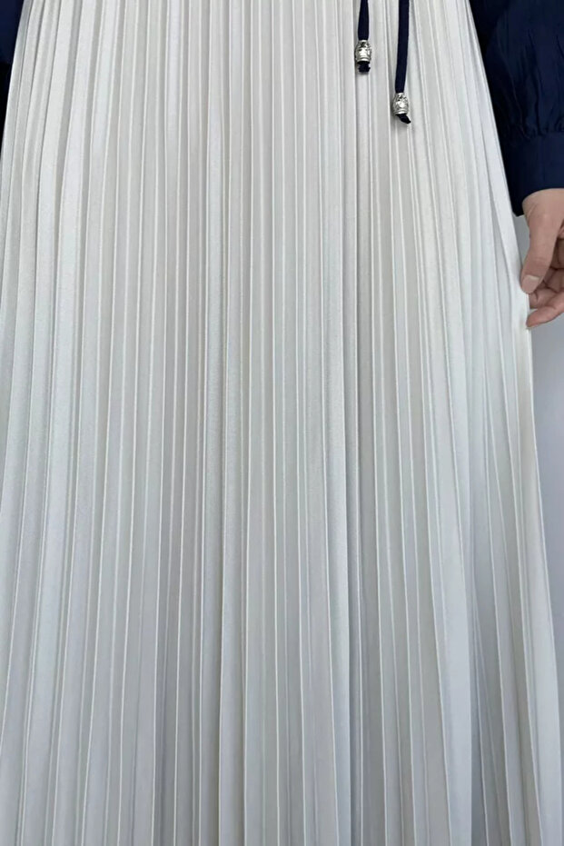 Pleated hijab skirt with elastic waist