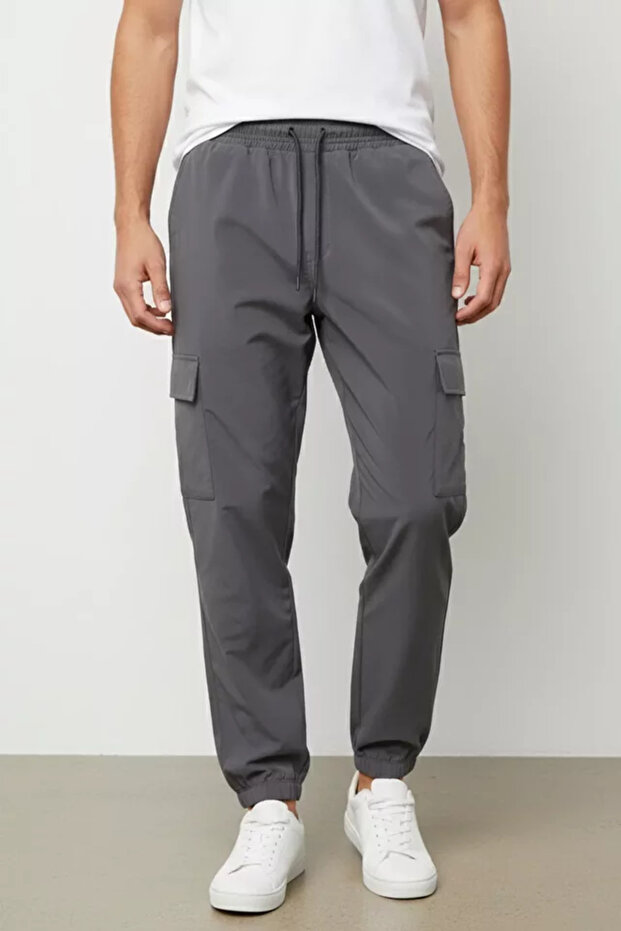 Men's Sweatpants with Elastic Waist and Cuffs and Cargo Pockets