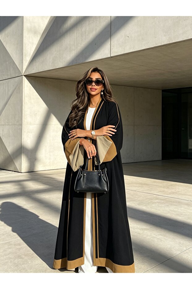 Stylish Abaya Robe with Featured Patchwork Sleeves and Cardigan Coat