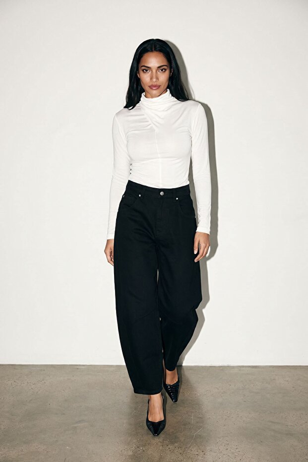 Black Barrel Cut Jean Trousers