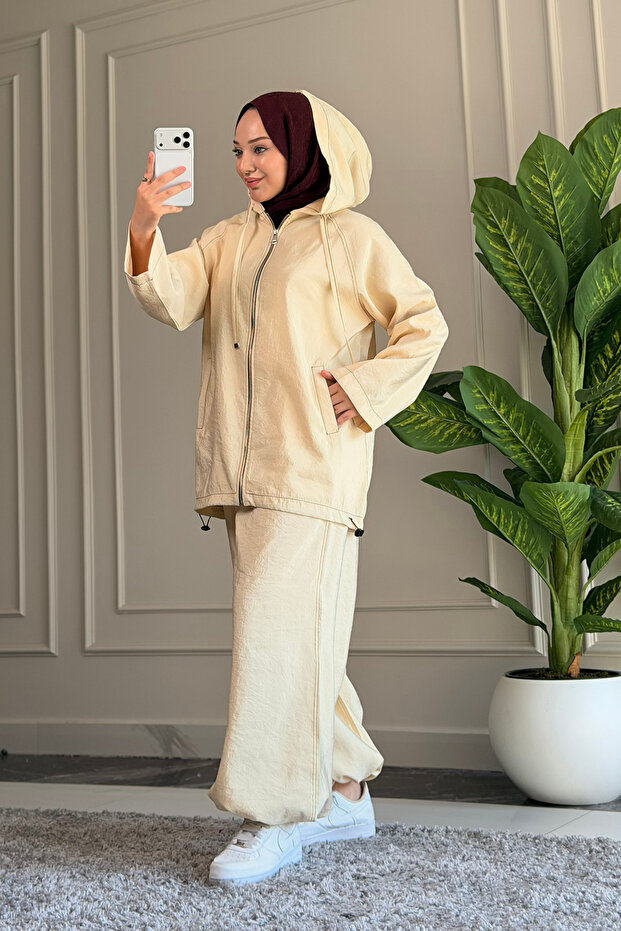 6649 - Stylish, Comfortable, Loose-Fitting Peach Soft Fabric Women's Set with Elastic Detail on the Legs