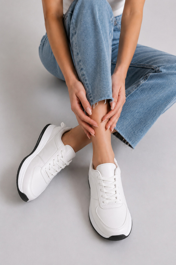 Women's White Sneaker Casual Sports Shoes Comfortable Lightweight Lace-Up Stylish Casual Daily Walking Model