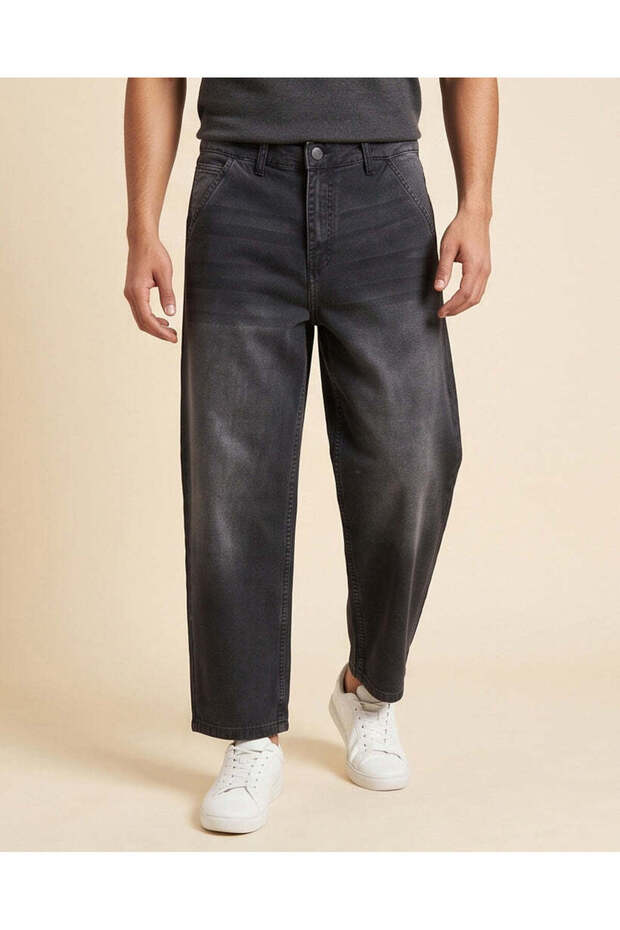 Men Black Skater Fit Denim Jeans