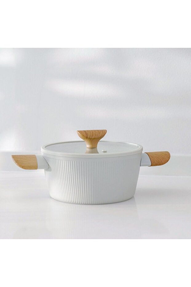 Radiant Pro Casserole With Lid - Cream - 24x11 Cm, Forged Aluminium, Pots And Pans