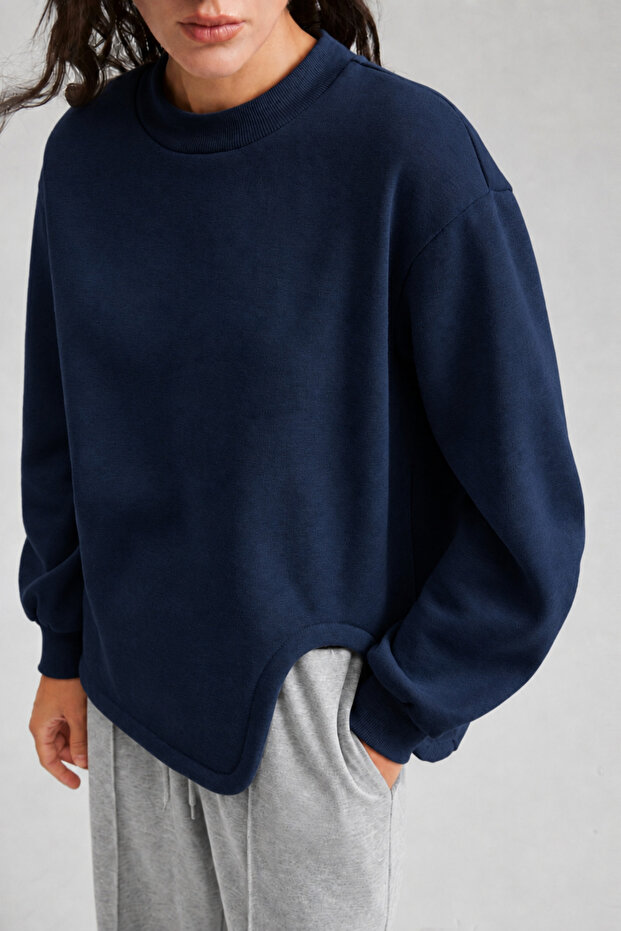 Women's Asymmetrical Crew Neck 3 Thread Ribbed Oversize Sweatshirt