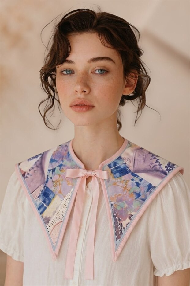 Lilac Patchwork Patterned Mobile Collar with Pink Piping