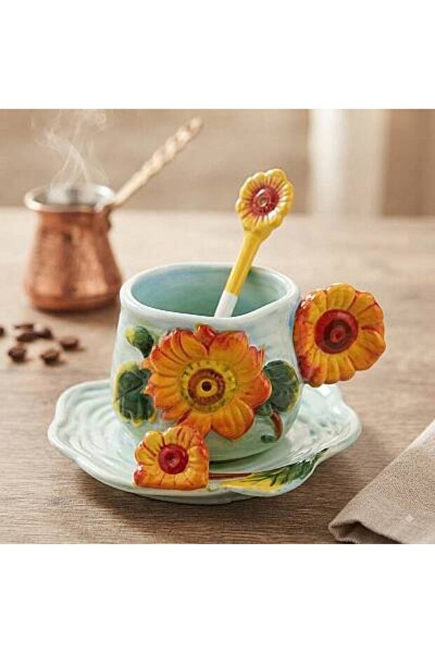 3D Embossed Mug with Floral Motifs - Decorative Coffee and Tea Cup