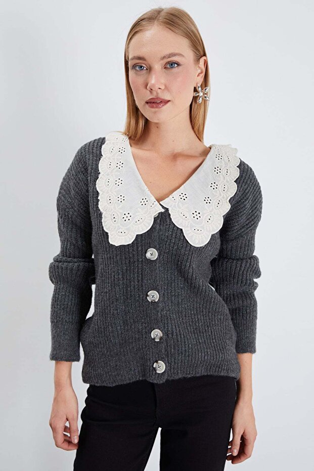 Lace-Up Baby Collar Buttoned Knitwear Cardigan