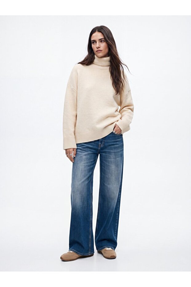 Relaxed Fit Turtleneck Knitwear Cream Sweater