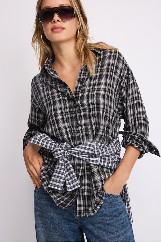 Adjustable regular shirt