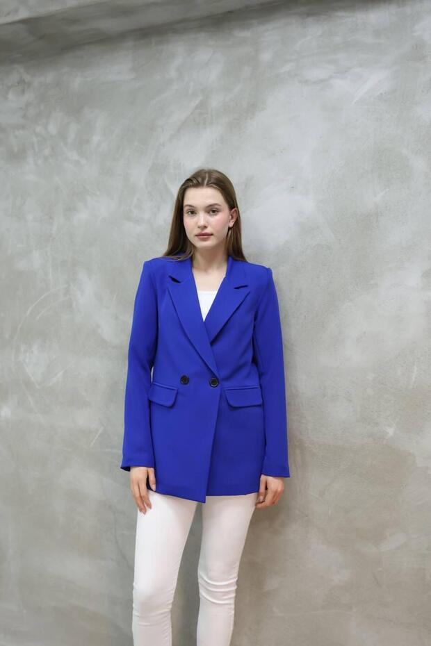 DÜĞMELİ KADIN BLAZER CEKET
